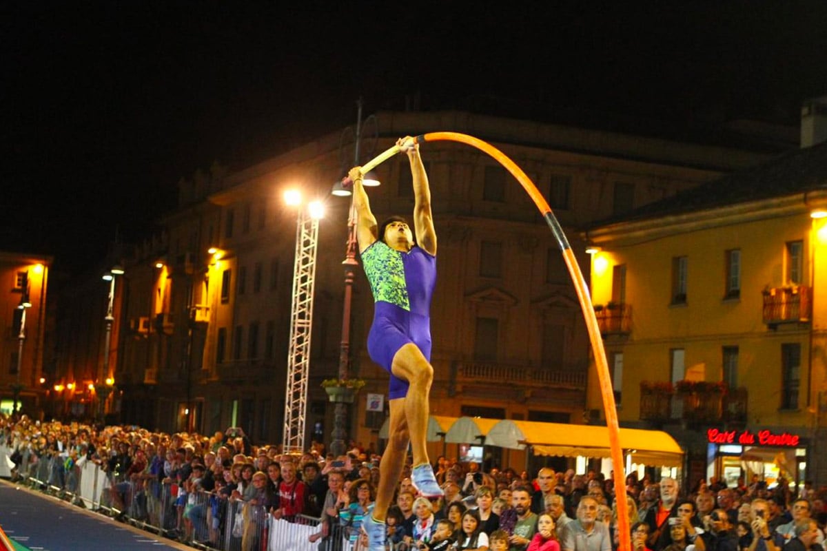“Asta in Piazza” fa fare un salto alla solidarietà